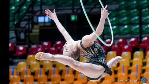 karbanov helene   hoop sfa00383 copia